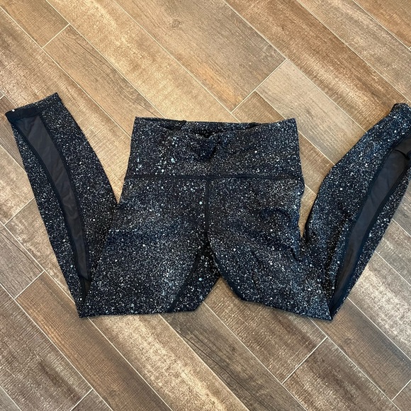 Lululemon Train Times 7/8 Pant 25"
Mineralize Multi / Black - Picture 7 of 9